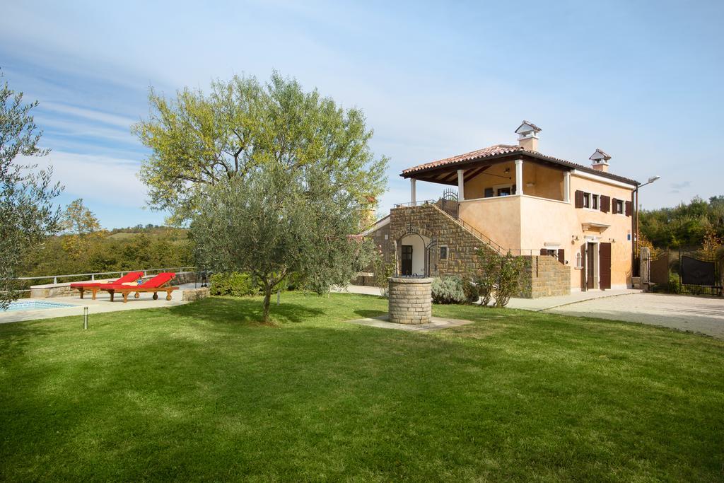 Villa Momiano With Private Pool Momjan Zewnętrze zdjęcie