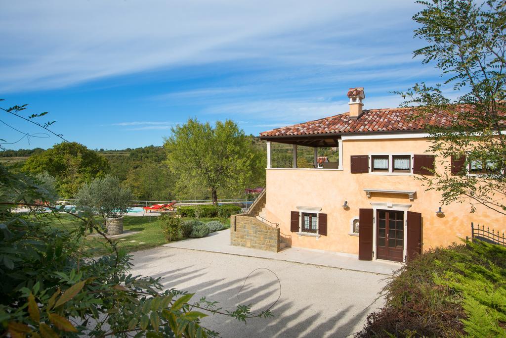 Villa Momiano With Private Pool Momjan Zewnętrze zdjęcie