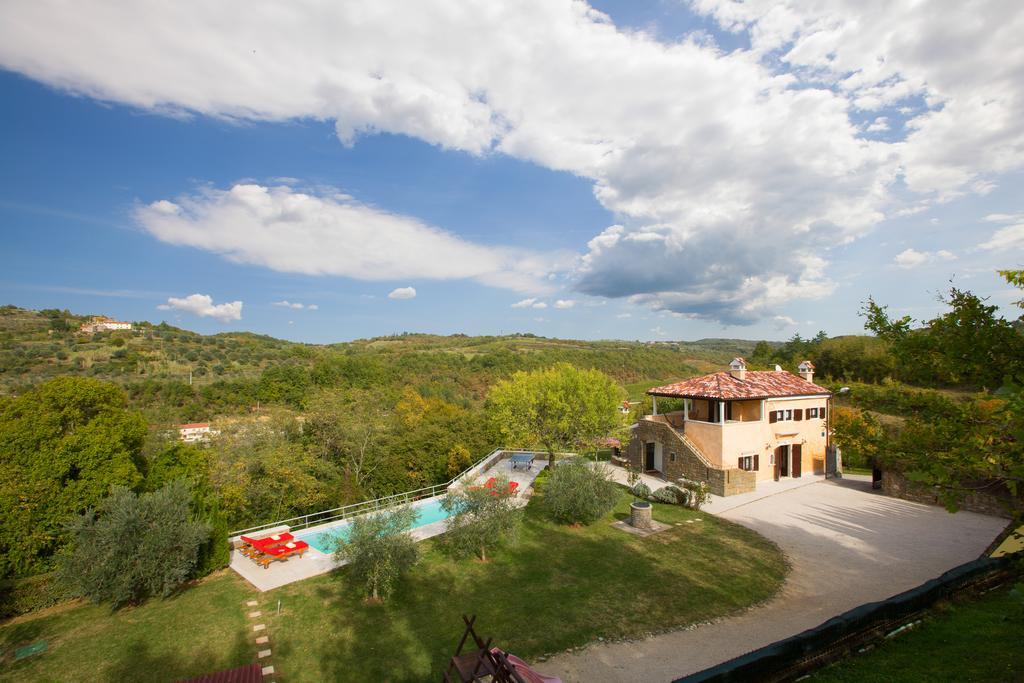 Villa Momiano With Private Pool Momjan Zewnętrze zdjęcie