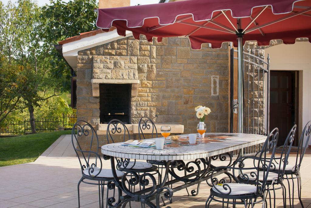 Villa Momiano With Private Pool Momjan Zewnętrze zdjęcie
