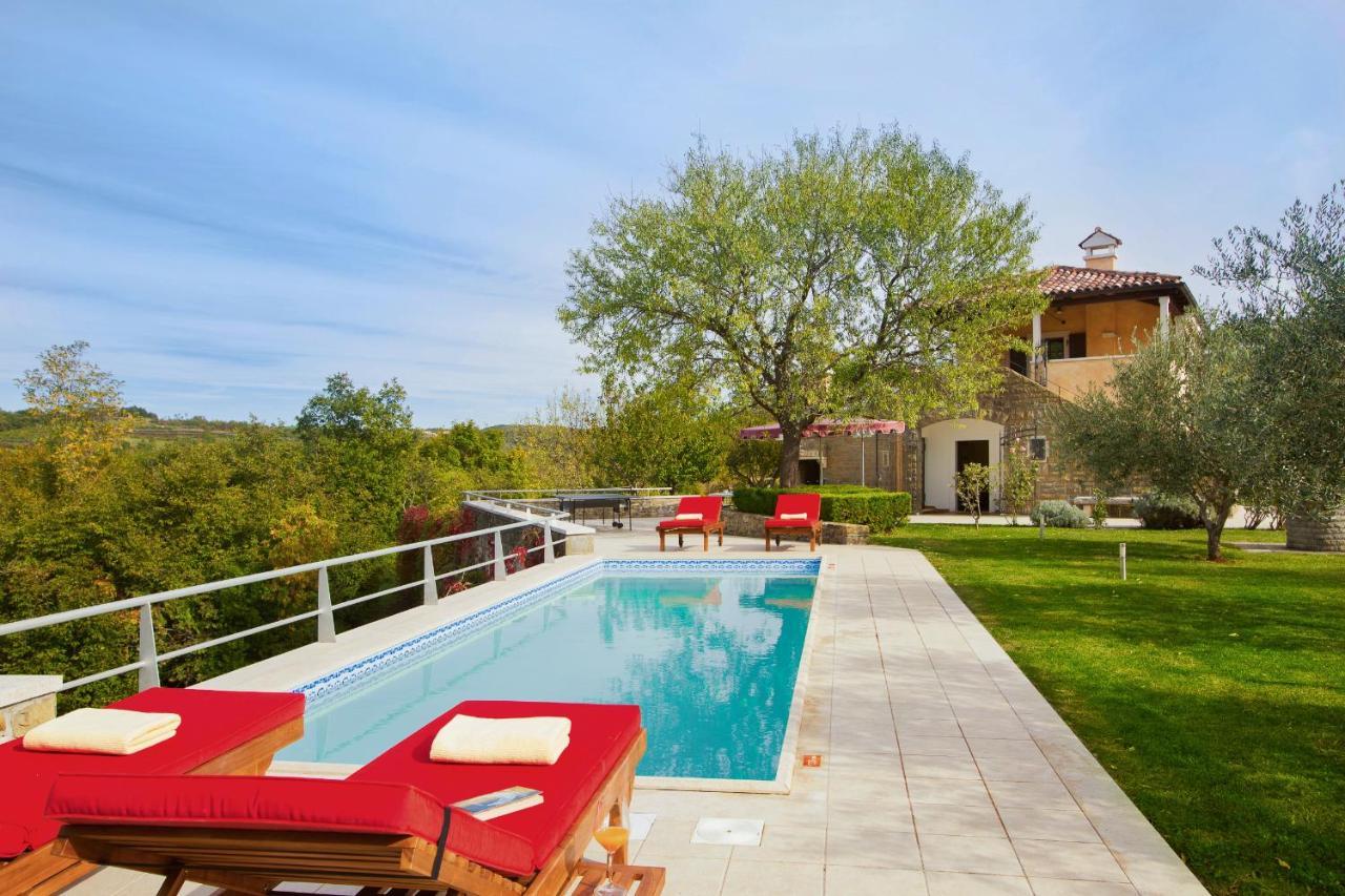 Villa Momiano With Private Pool Momjan Zewnętrze zdjęcie